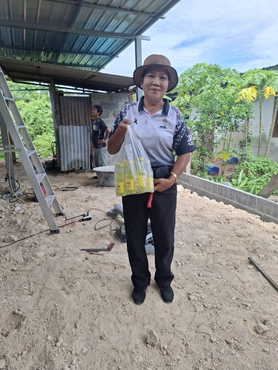 ปรับปรุงซ่อมแซมบ้านให้ผู้ยากไร้ในชุมชน